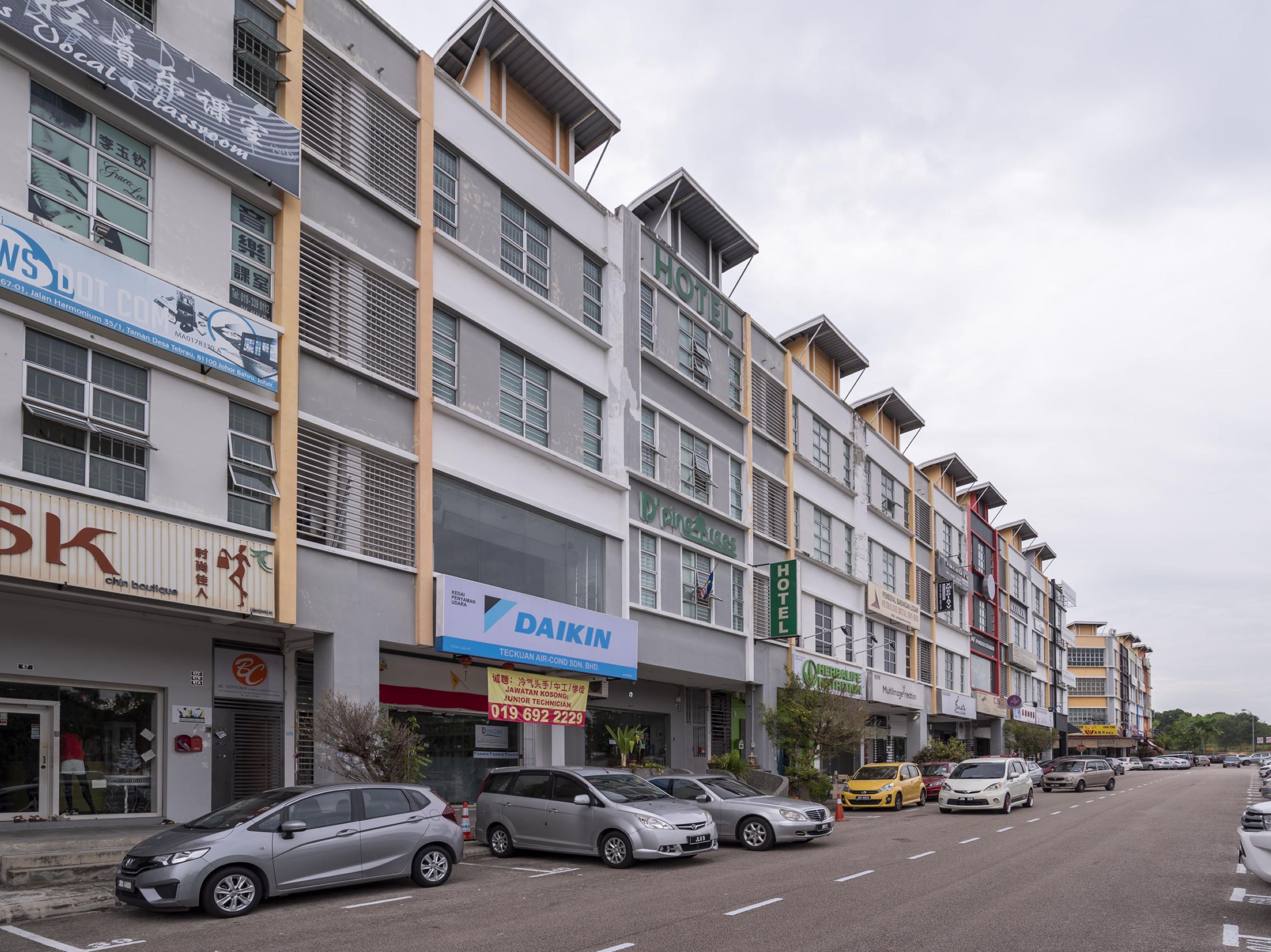 D'Pinetrees Hotel Johor Bahru Exterior photo